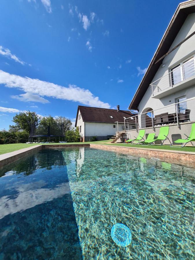 Aranyeso Apartmanhazak No.1 Balatonalmádi المظهر الخارجي الصورة