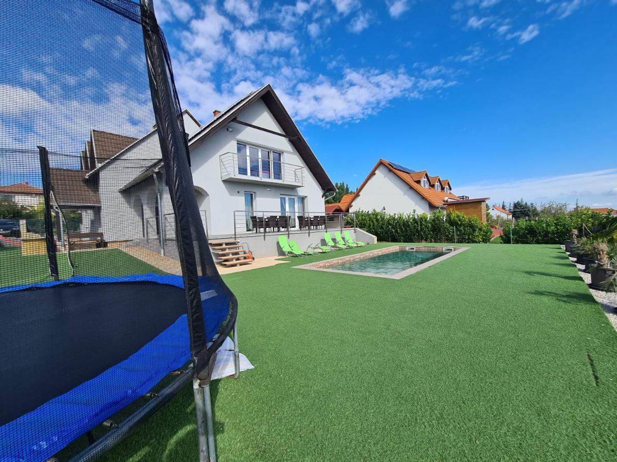 Aranyeso Apartmanhazak No.1 Balatonalmádi المظهر الخارجي الصورة