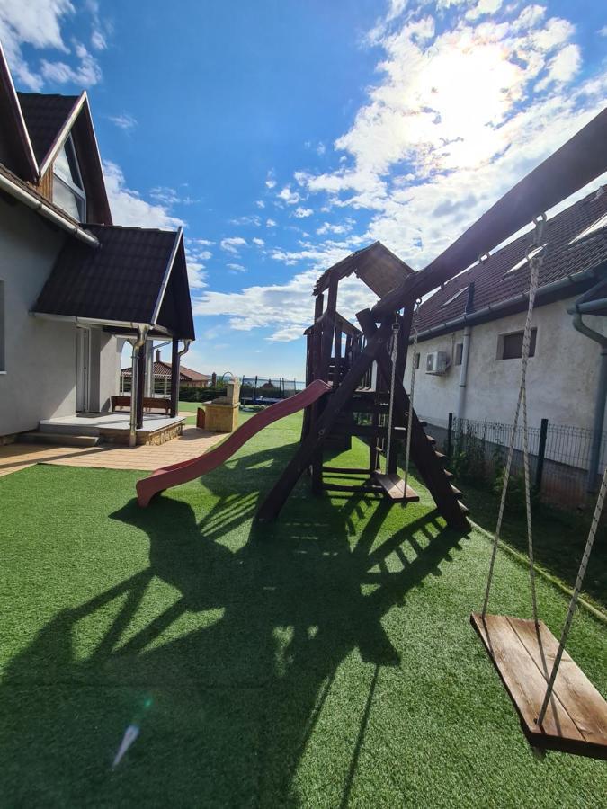 Aranyeso Apartmanhazak No.1 Balatonalmádi المظهر الخارجي الصورة