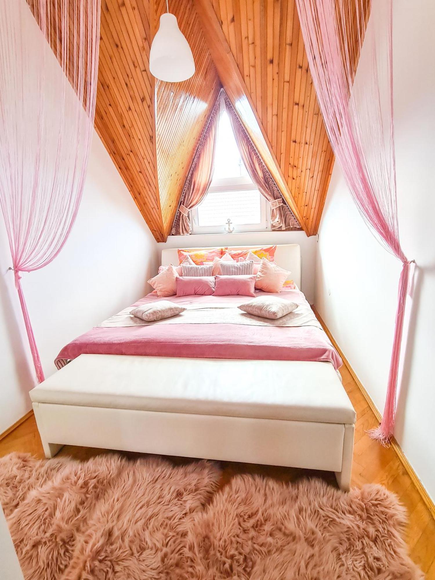 Aranyeso Apartmanhazak No.1 Balatonalmádi المظهر الخارجي الصورة